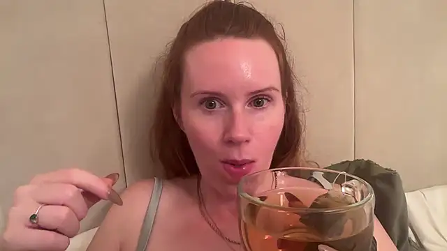 redheadrosie69 online show from September 24, 2025, 7:06 pm