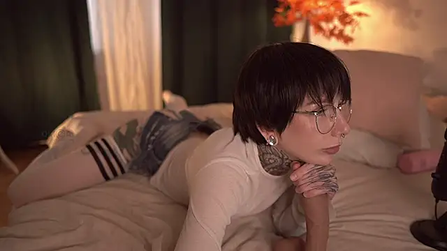 ifuckingtoy  online show from October 19, 2025, 1:01 pm