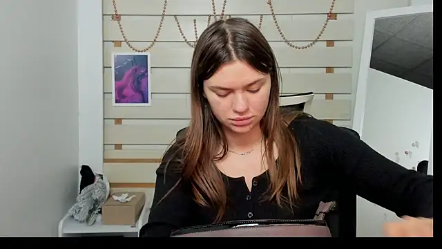 Josephine Kiss online show from January 23, 2025, 7:00 am