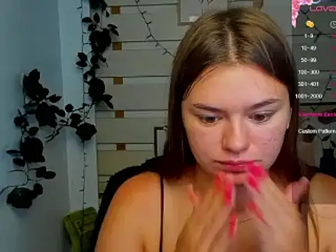Josephine Kiss online show from July 3, 2026, 10:43 am