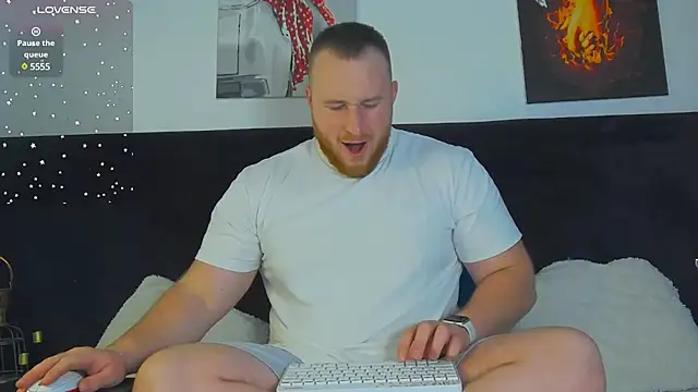 Snapshot of RoddyStill chatting on January 8, 2025, 7:45 am RoddyStill online show from January 8, 2025, 7:45 am