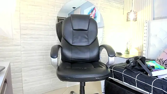 sussy  stone online show from April 10, 2026, 11:37 am