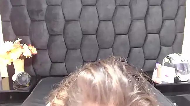 Snapshot of SaraThomso chatting on January 26, 2025, 3:06 am SaraThomso online show from January 26, 2025, 3:06 am