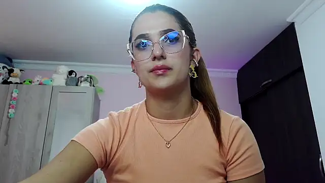 caroline jonson online show from January 15, 2025, 7:01 pm