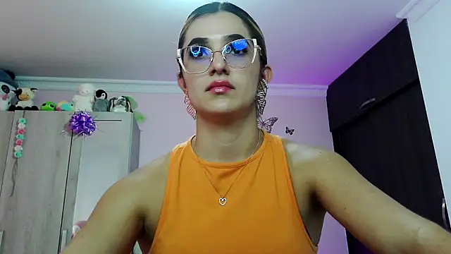 caroline jonson online show from March 14, 2025, 6:18 pm