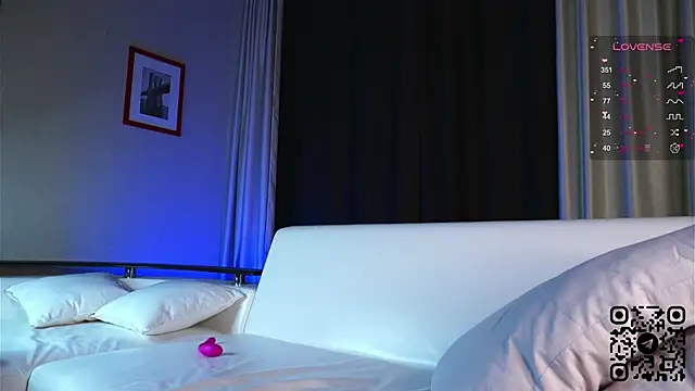 Snapshot of Mary_Shake chatting on December 9, 2024, 9:26 pm Mary Shake online show from December 9, 2024, 9:26 pm