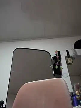 Lorraine Leon online show from March 21, 2025, 4:28 am