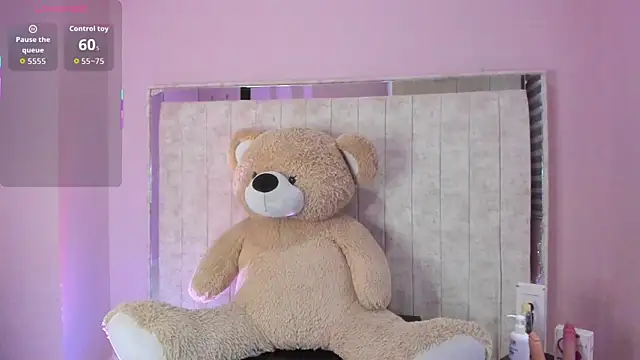 Danna 777  online show from November 26, 2025, 10:00 pm