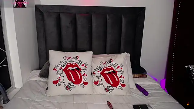 Snapshot of Tifanny_Sweett chatting on February 28, 2025, 7:48 am Tifanny Sweett online show from February 28, 2025, 7:48 am