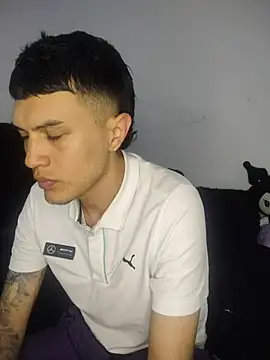 Snapshot of Tifanny_Sweett chatting on October 31, 2025, 12:44 am Tifanny Sweett online show from October 31, 2025, 12:44 am