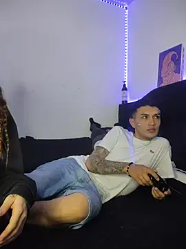 Snapshot of Tifanny_Sweett chatting on November 14, 2025, 7:40 am Tifanny Sweett online show from November 14, 2025, 7:40 am