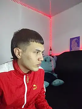 Snapshot of Tifanny_Sweett chatting on November 16, 2025, 2:28 am Tifanny Sweett online show from November 16, 2025, 2:28 am