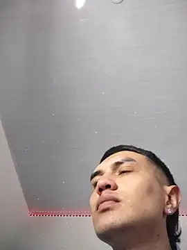 Snapshot of Tifanny_Sweett chatting on November 23, 2025, 1:49 am Tifanny Sweett online show from November 23, 2025, 1:49 am