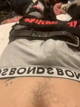 nikianjosh13 online show from December 5, 2025, 9:29 am