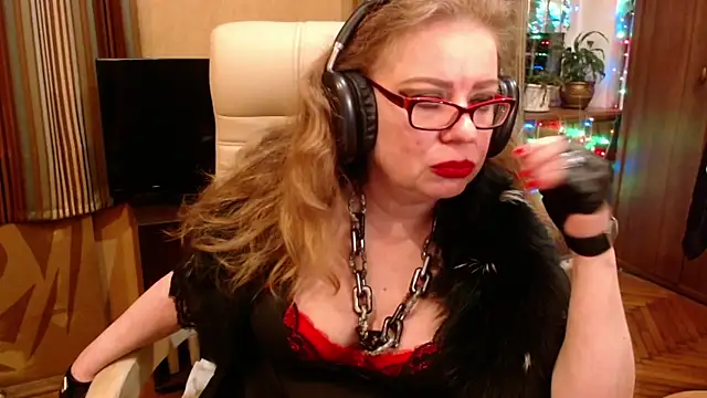 Snapshot of Miss_Tress chatting on May 3, 2026, 8:59 pm Miss Tress online show from May 3, 2026, 8:59 pm