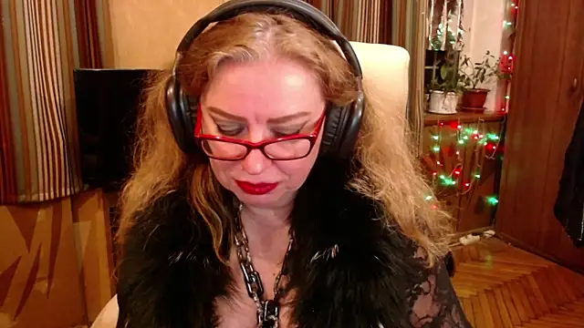 Snapshot of Miss_Tress chatting on May 20, 2026, 10:38 pm Miss Tress online show from May 20, 2026, 10:38 pm