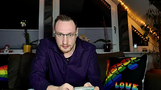 Snapshot of Relsxboy chatting on December 24, 2024, 4:08 pm Relsxboy online show from December 24, 2024, 4:08 pm