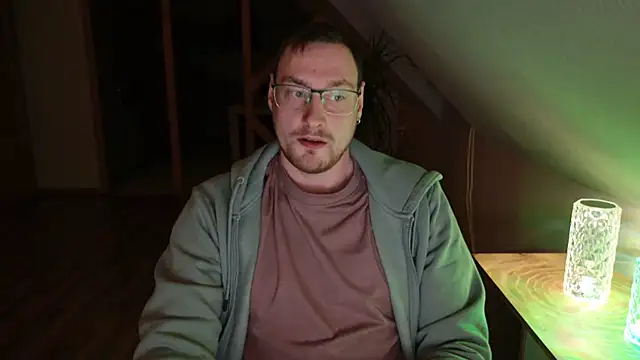 Snapshot of Relsxboy chatting on January 6, 2025, 9:32 pm Relsxboy online show from January 6, 2025, 9:32 pm