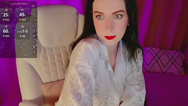 Snapshot of AndreaAshton chatting on July 26, 2026, 4:14 pm AndreaAshton online show from July 26, 2026, 4:14 pm