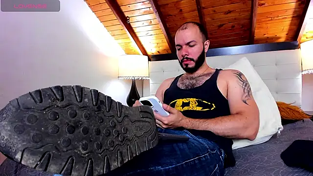 Tom Bailey online show from November 2, 2025, 1:24 pm