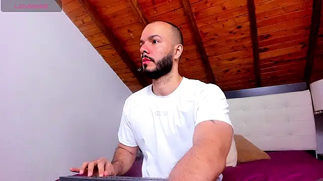 Tom Bailey online show from March 3, 2026, 12:44 pm