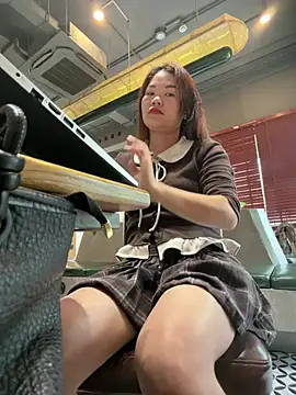 Emily 9xx online show from February 28, 2026, 2:45 am