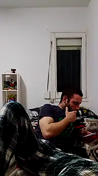 Snapshot of bearguy998 chatting on March 11, 2025, 9:59 pm bearguy998 online show from March 11, 2025, 9:59 pm