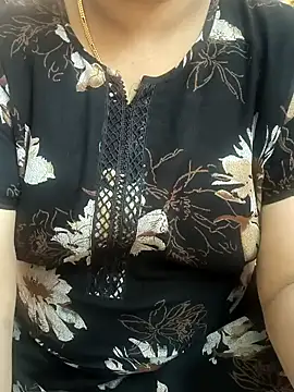 cuteyqueen online show from December 19, 2024, 5:18 am