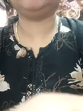 cuteyqueen online show from January 28, 2025, 3:25 pm