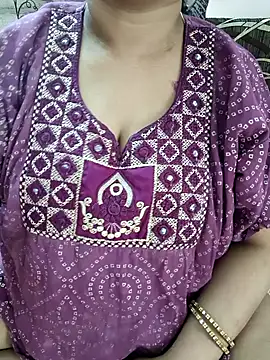 cuteyqueen online show from March 12, 2026, 7:58 am