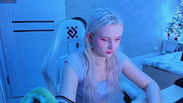 SweeteRose Royce online show from January 17, 2025, 2:50 pm