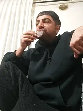 Snapshot of Muratcanik44 chatting on February 15, 2026, 11:01 pm Muratcanik44 online show from February 15, 2026, 11:01 pm