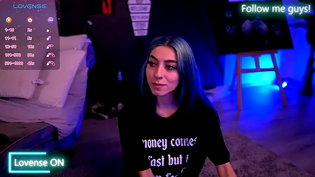 Snapshot of AriaVoss chatting on October 21, 2025, 8:53 pm AriaVoss online show from October 21, 2025, 8:53 pm