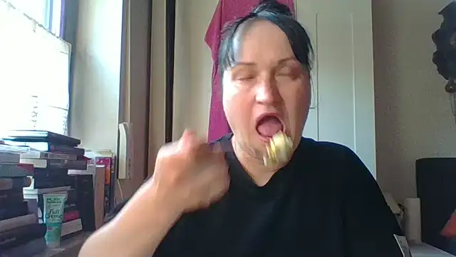 Snapshot of _squirty_cum_lady_ chatting on June 19, 2026, 5:56 am squirty cum lady online show from June 19, 2026, 5:56 am