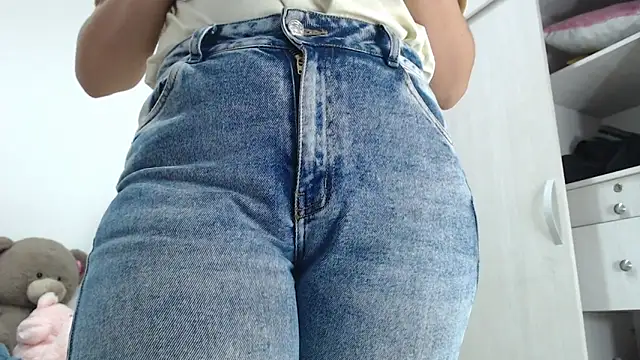 Amelia Debora Antonella online show from October 23, 2025, 12:59 pm