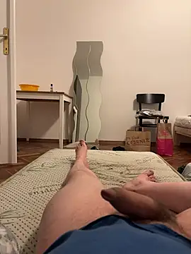 fekedaniel1999 online show from May 12, 2026, 10:07 pm