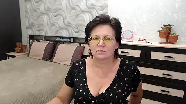 Snapshot of VitaCharm chatting on December 1, 2024, 7:36 pm VitaCharm online show from December 1, 2024, 7:36 pm