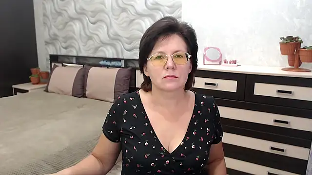 Snapshot of VitaCharm chatting on December 2, 2024, 9:06 pm VitaCharm online show from December 2, 2024, 9:06 pm