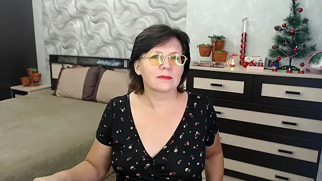 Snapshot of VitaCharm chatting on December 21, 2024, 5:40 pm VitaCharm online show from December 21, 2024, 5:40 pm