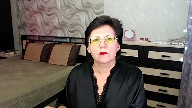 Snapshot of VitaCharm chatting on March 17, 2025, 8:30 pm VitaCharm online show from March 17, 2025, 8:30 pm