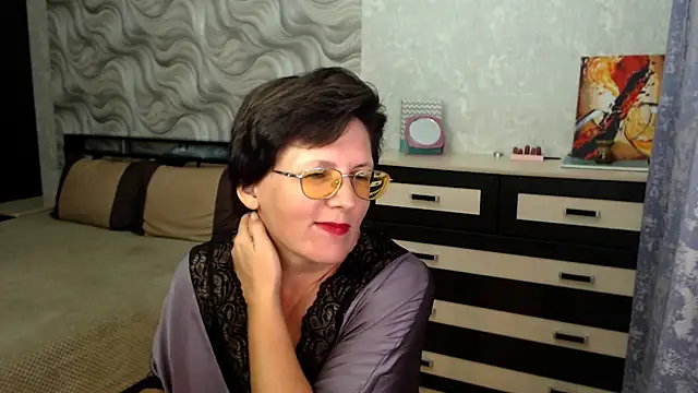 Snapshot of VitaCharm chatting on October 3, 2025, 8:39 pm VitaCharm online show from October 3, 2025, 8:39 pm