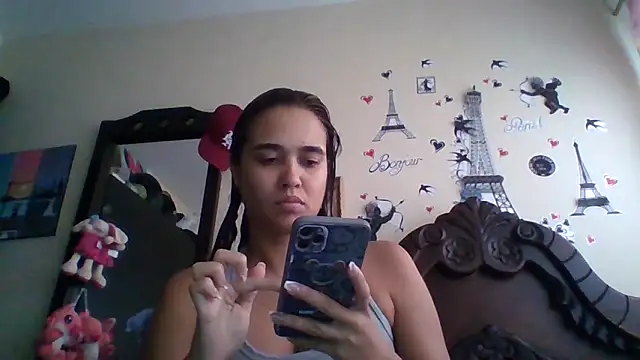 Snapshot of trianabell chatting on October 22, 2025, 4:51 pm trianabell online show from October 22, 2025, 4:51 pm