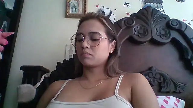 Snapshot of trianabell chatting on October 27, 2025, 4:55 pm trianabell online show from October 27, 2025, 4:55 pm