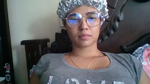 Snapshot of trianabell chatting on January 10, 2026, 5:26 pm trianabell online show from January 10, 2026, 5:26 pm