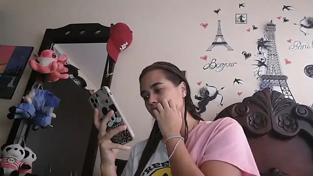 Snapshot of trianabell chatting on January 16, 2026, 4:44 pm trianabell online show from January 16, 2026, 4:44 pm