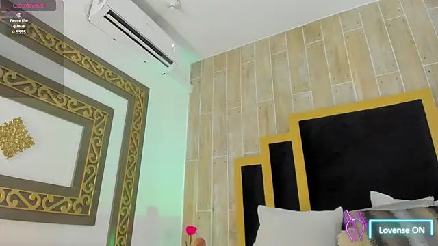 Snapshot of TamyHoney chatting on February 9, 2025, 10:43 pm TamyHoney online show from February 9, 2025, 10:43 pm