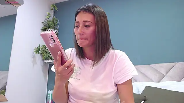 SharisWillian online show from February 13, 2025, 3:18 am