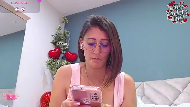 SharisWillian online show from March 8, 2025, 7:16 am