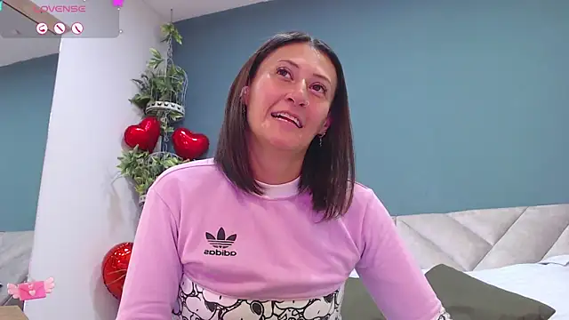 SharisWillian online show from March 12, 2025, 3:57 am