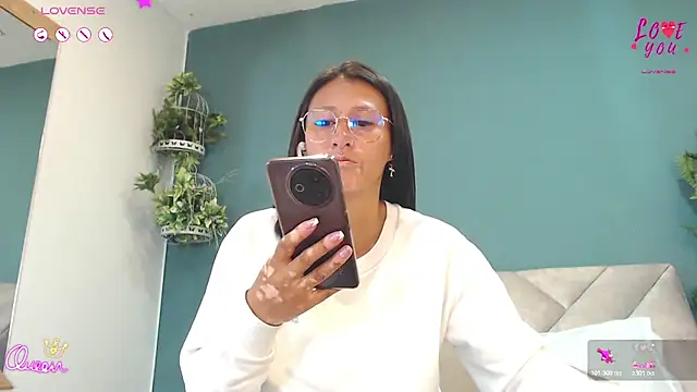 Snapshot of SharisWillian chatting on July 15, 2026, 3:56 am SharisWillian online show from July 15, 2026, 3:56 am